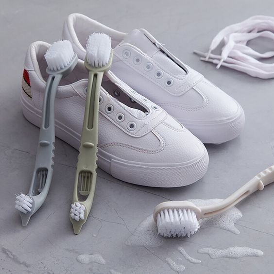 تمیز کردن کفش کتانی White Sneakers اسنیکر‌سفید با مایع ظرفشویی و پودر لباسشویی